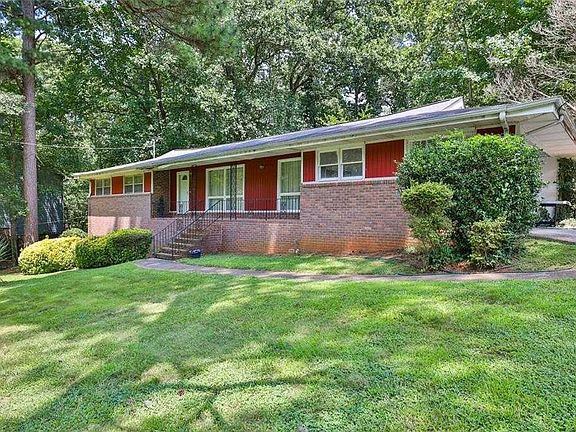 3rd image of 3071 Brownmoore Dr SW