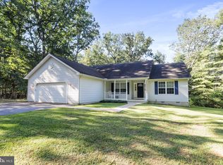 400 Spring Valley Dr, Berkeley Springs, WV 25411