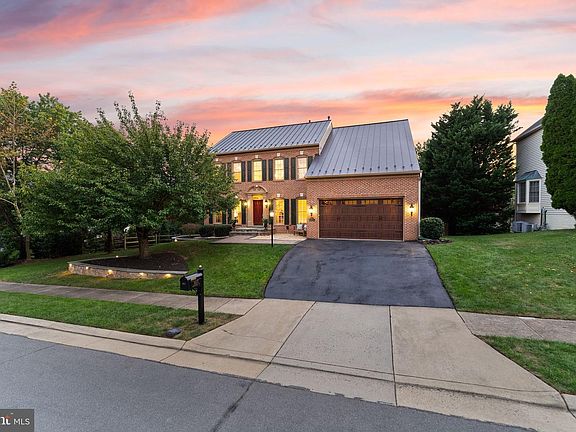 3rd image of 18571 Dettington Ct