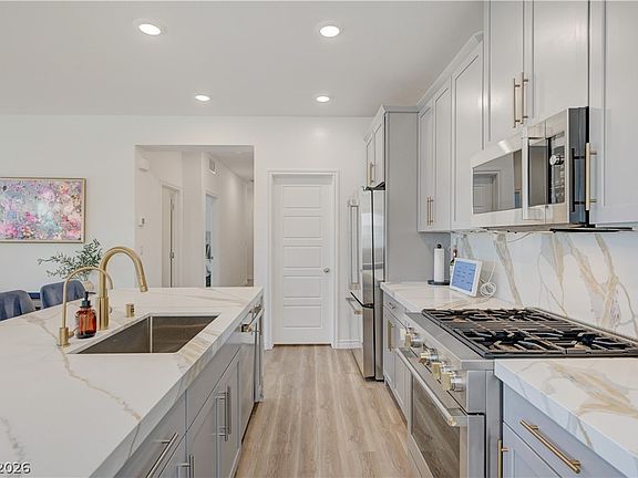 4th image of 600 N Carriage Hill Dr #2084