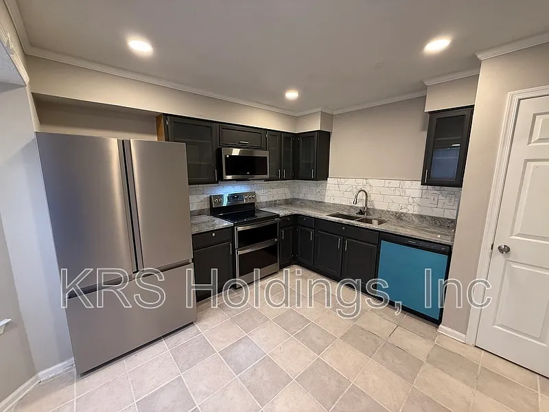 2 bed, 2.5 bath, 1341 sqft, $1,950 — Photo 3