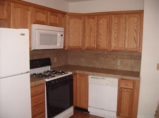 2nd image of 36 Esmond St APT 1