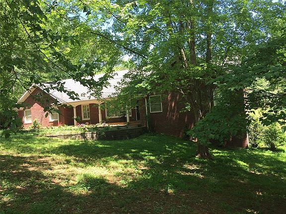3rd image of 511 Dogwood Hills Ln