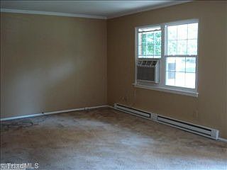 3rd image of 522 Tipperary Dr