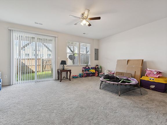 4th image of 438 Boxelder Dr