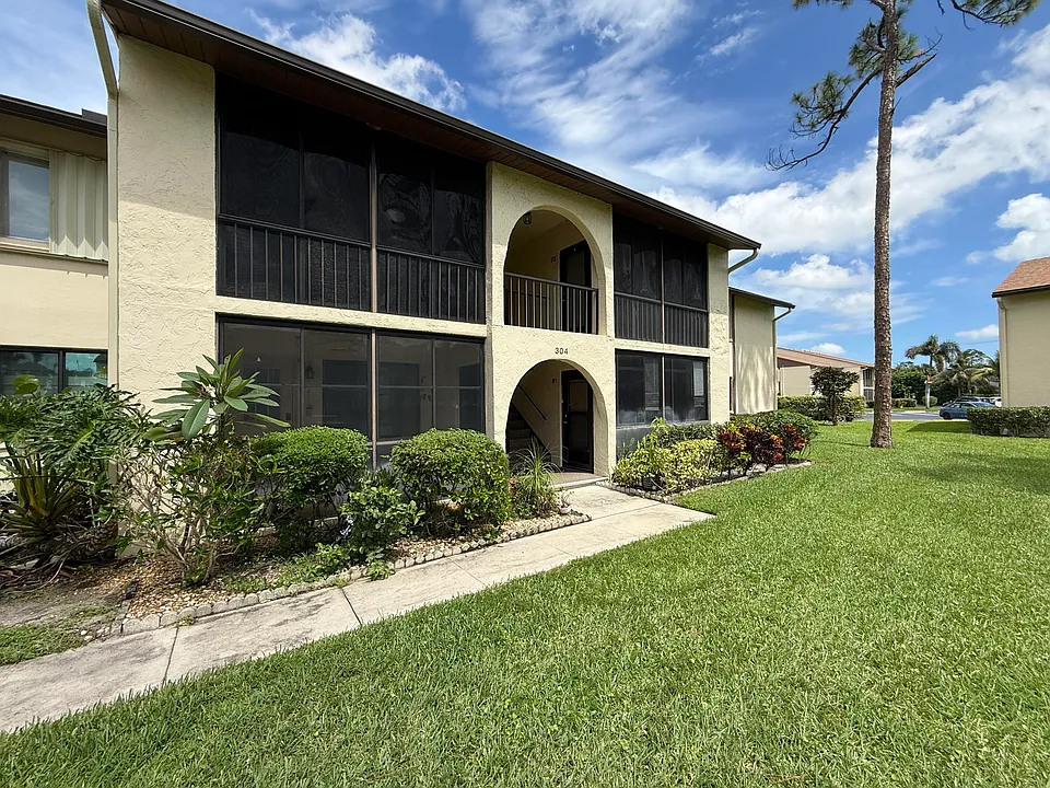 304 Knotty Pine Cir #B-2