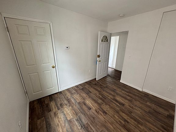 3rd image of 1475 Castleton Ave Floor 2