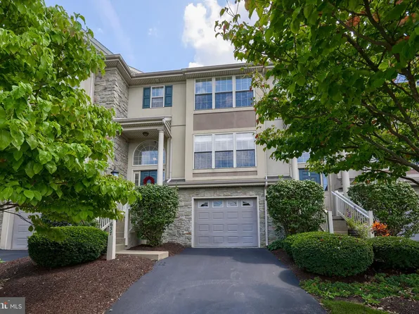 637 Royal View Dr, Lancaster, PA 17601