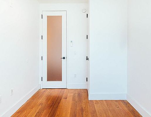 4th image of 1144 De Kalb Ave #4F