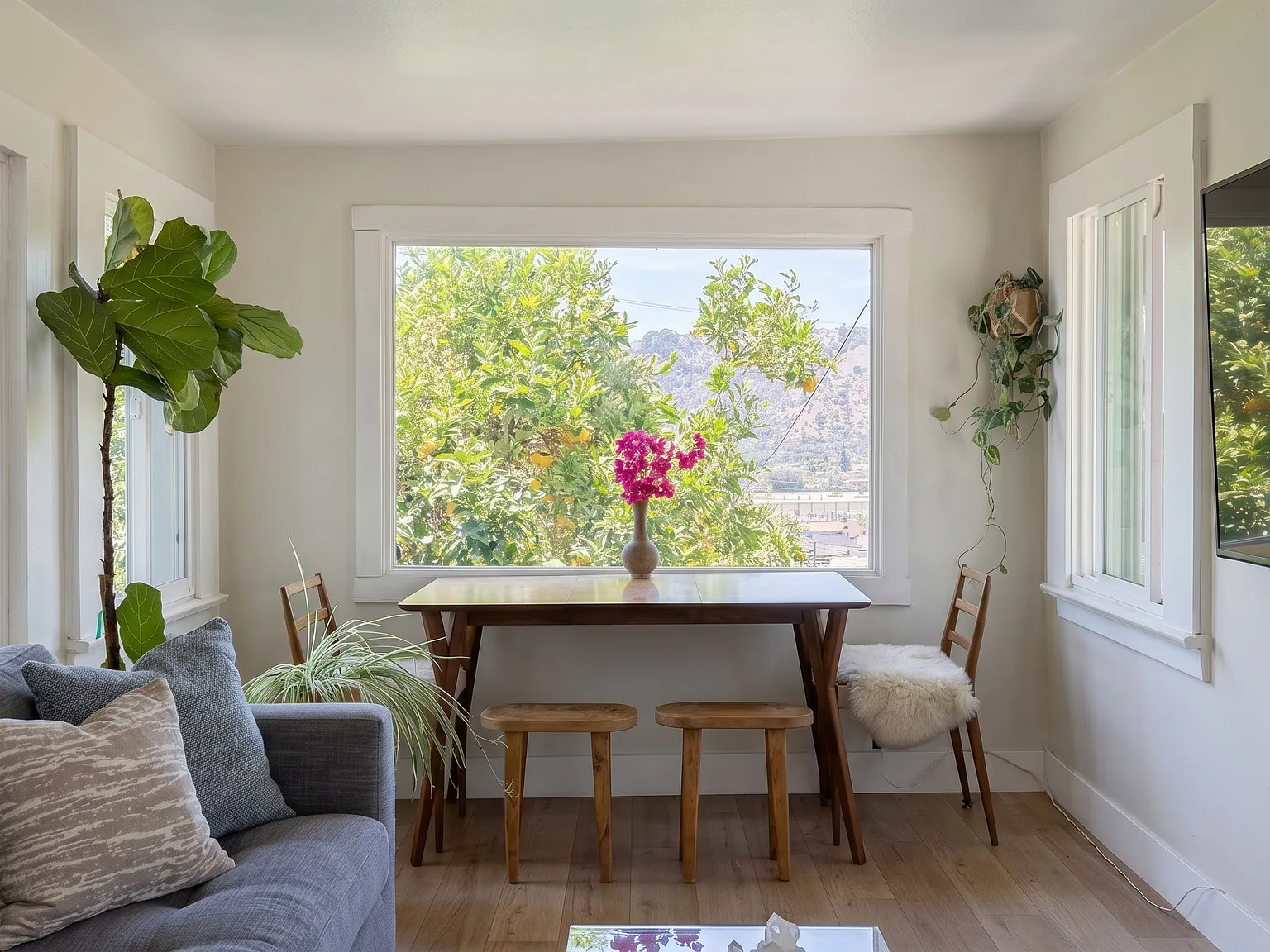 1301 Isabel St — Photo 3