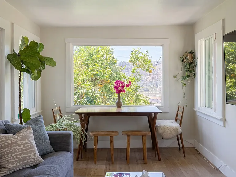 Isabel St — Photo 3