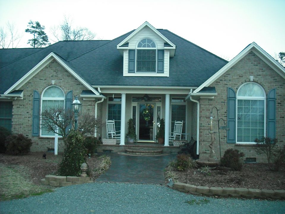 front entrance, circle drive