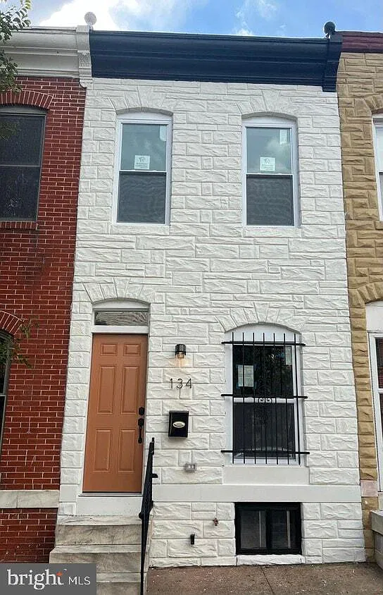 2 bed, 2.0 bath, 1100 sqft, $2,100 — Photo 1