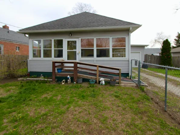 541 Monson St, East Peoria, IL 61611