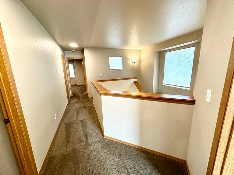 2102 N Yellowstone St — Photo 42
