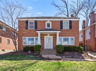 8160 Stratford Dr, Saint Louis, MO 63105