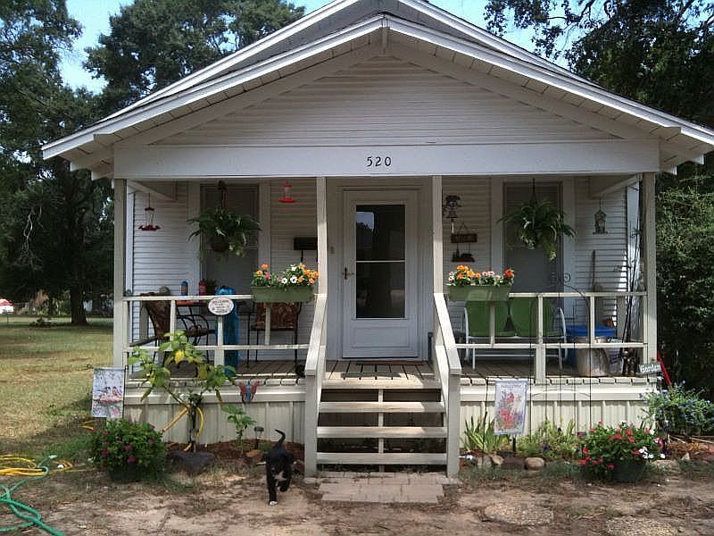 1st image of 520 E Louisiana Ave