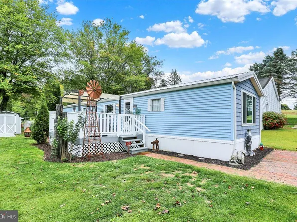 209 Memory Ln, Hamburg, PA 19526
