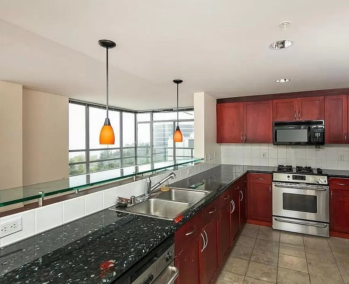 2 bed, 1125 sqft, $3,950 — Photo 2