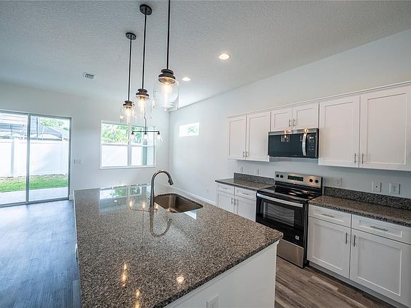 4th image of 4727 SE 25th Loop