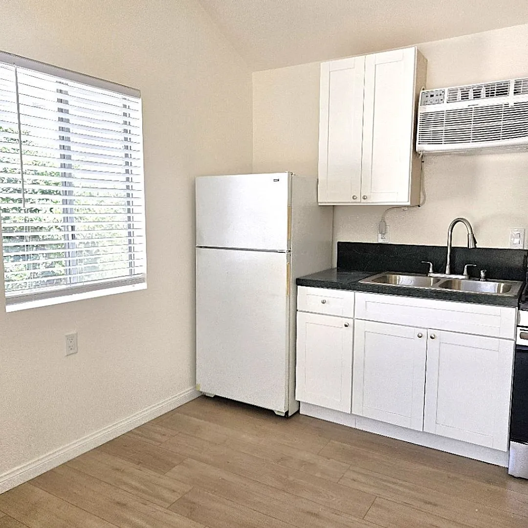 5301-5303 Cartwright Ave. — Photo 4