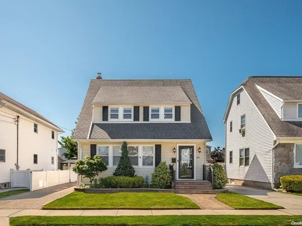191 Fairfield Avenue, Mineola, NY 11501