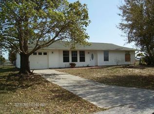 1319 NE 19th Pl, Cape Coral, FL 33909