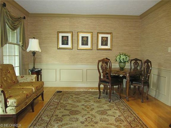 4th image of 2455 Londonderry Dr