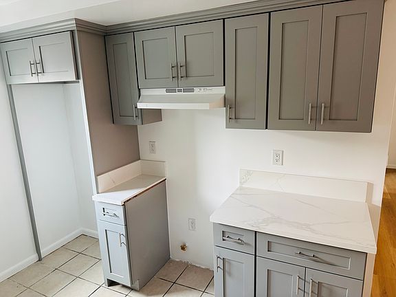 3rd image of 3239 Andrita St #9