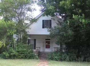 207 E Beech St, Cochran, GA 31014