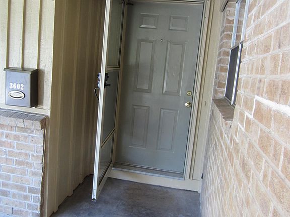 3rd image of 3602 Galaxie Dr