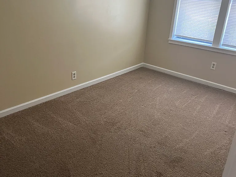 320 Fraser Cir #5 — Photo 4