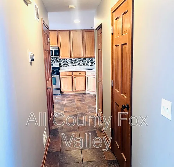 1850 Waverly Way — Photo 6