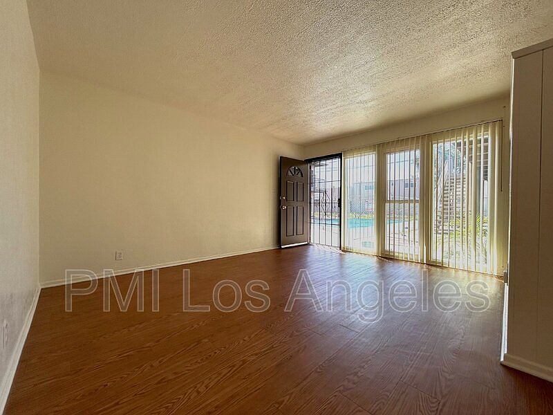 10130 S Inglewood Ave APT 3, Inglewood, CA 90304 | Zillow