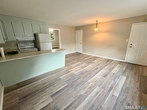 3rd image of 3 Peggy Ln