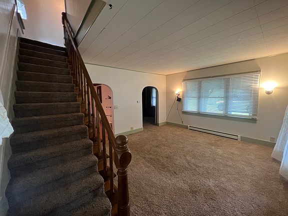 2nd image of 205 E Berry St