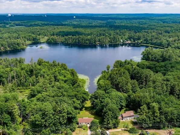 210 Hemlock Park Dr, Groton, MA 01450