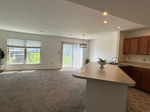 4th image of 424 Waverly Woods Dr
