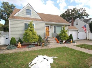 1415 Powell Ave, Merrick, NY 11566