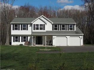 34 Carpenter Ln, Bloomfield, CT 06002