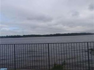 114 Cooper St, Beverly, NJ 08010