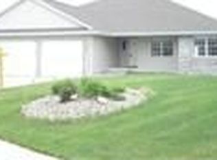 6837 Glass Ridge Pl, Lincoln, NE 68526
