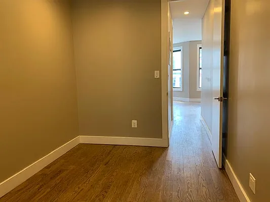 Rented by Premier Metro Realty Corp | media 20