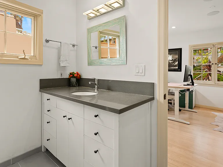 708 Westbourne Dr #1 — Photo 19