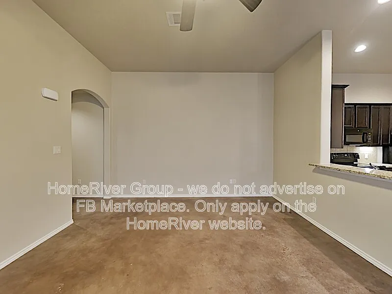 Building Photo - 2562 Pahmeyer Rd