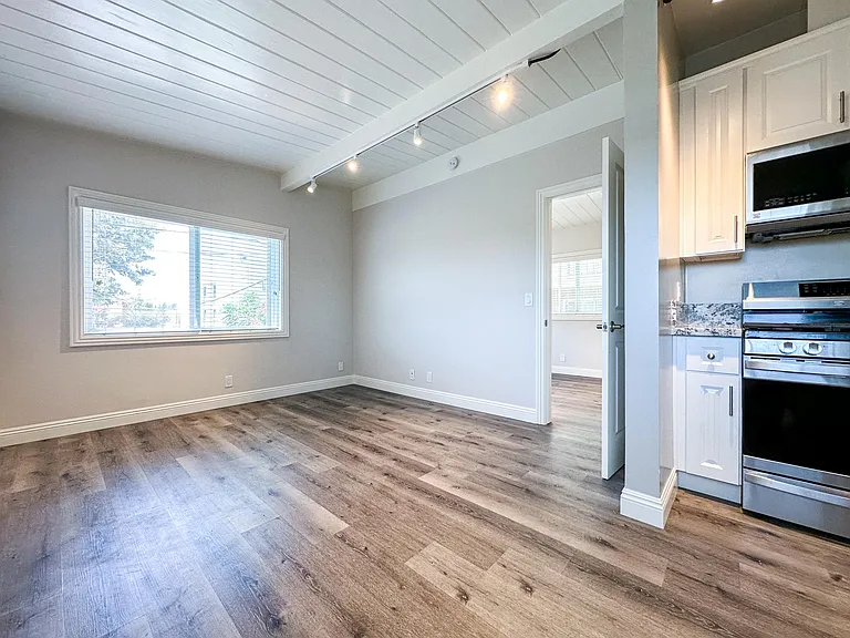 326 N 2nd St #D — Photo 3