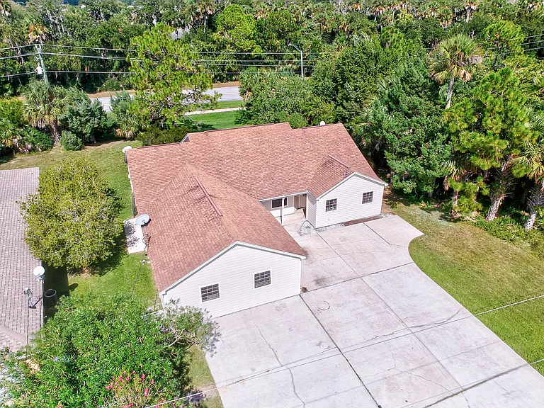 100B Coral Reef Ct N — Photo 29