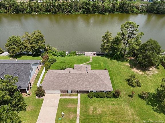 2nd image of 3907 Marie Ct