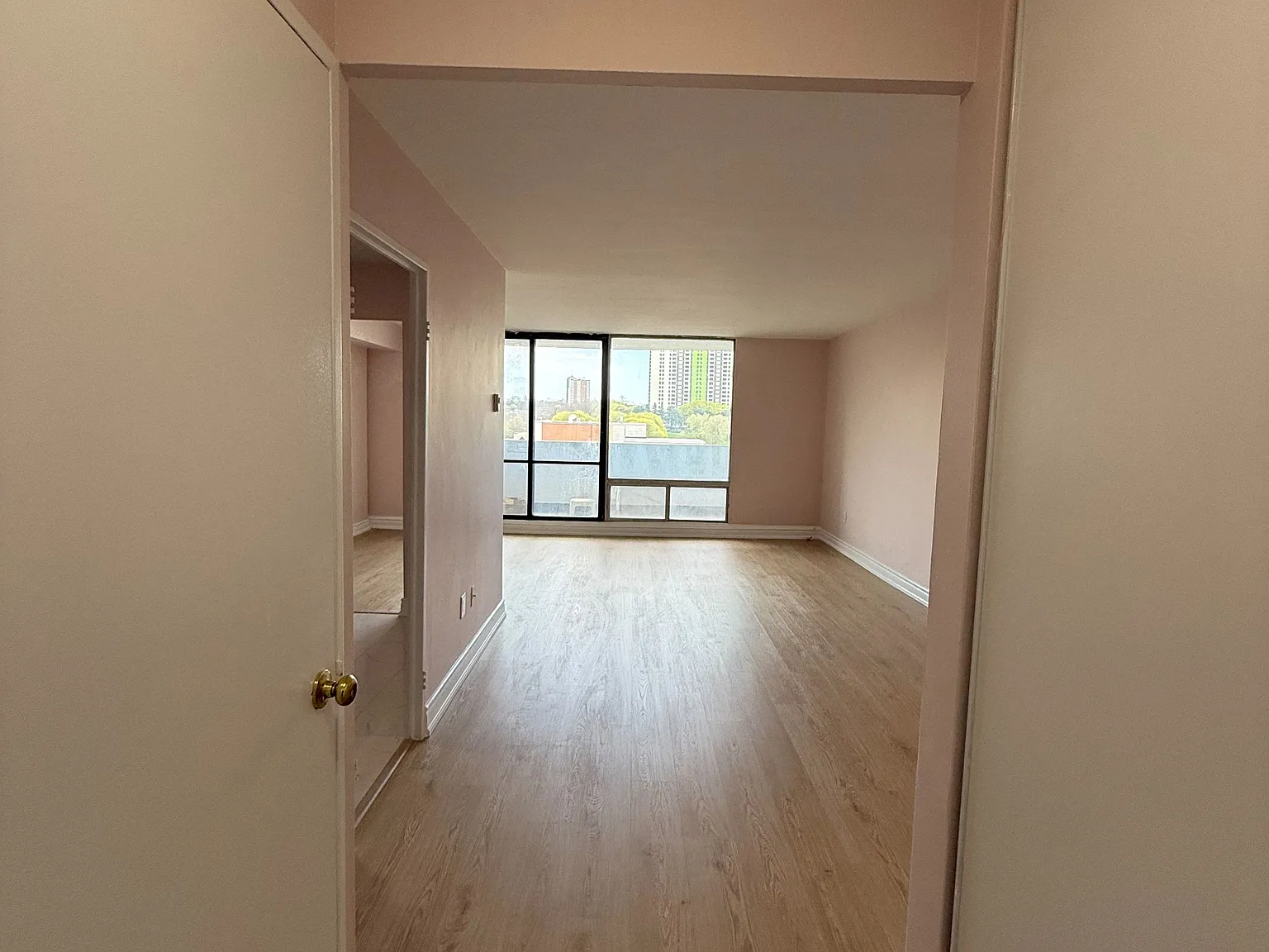 1 bed, $2,000 — Photo 4