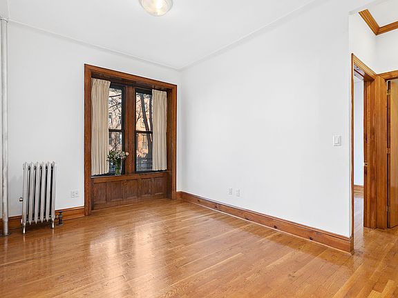 5th image of 370 Union St #1